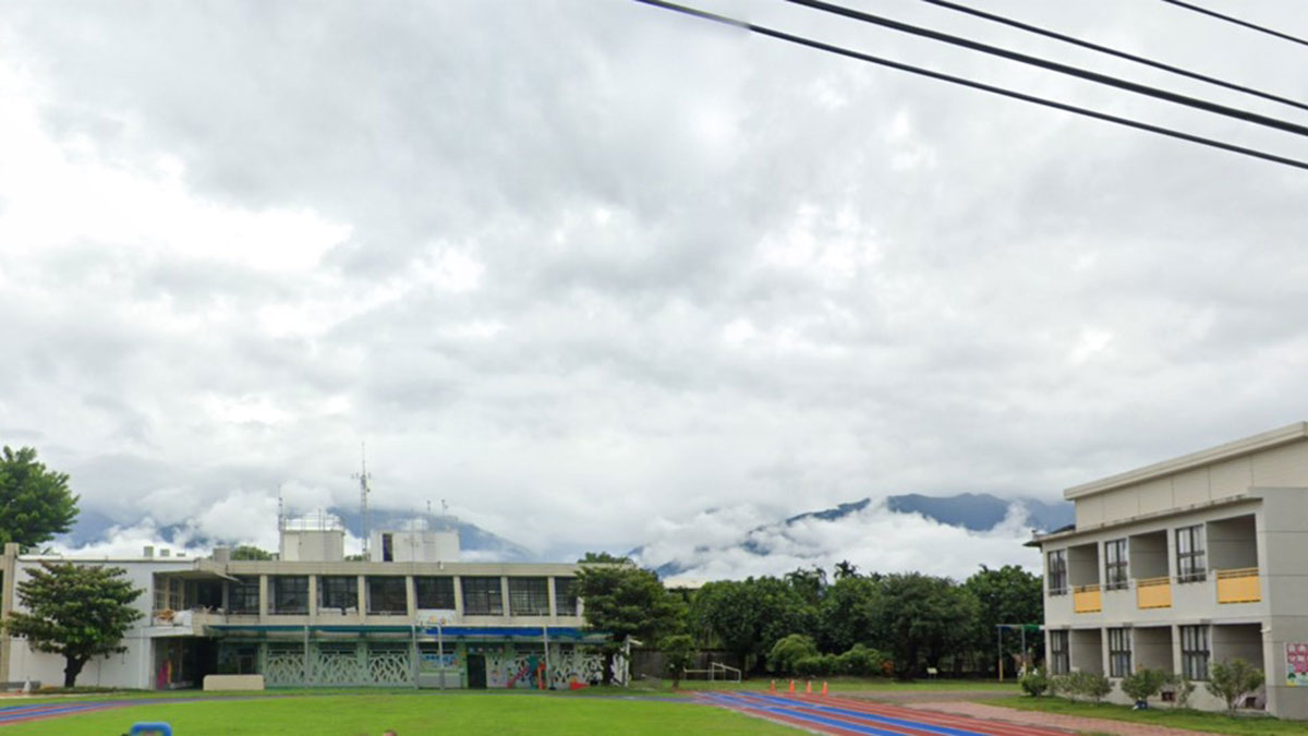 屏東縣潮州鎮潮東國民小學封面